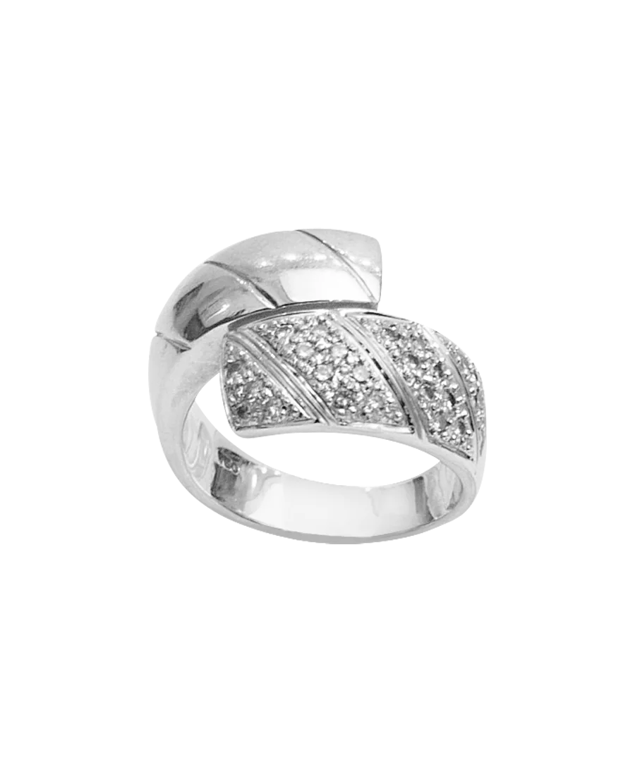 WHITE GOLD DIAMOND ring, a charismatic and enchanting ring with its diamonds. WHITE GOLD DIAMOND ring, a charismatic and enchanting ring with its diamonds.