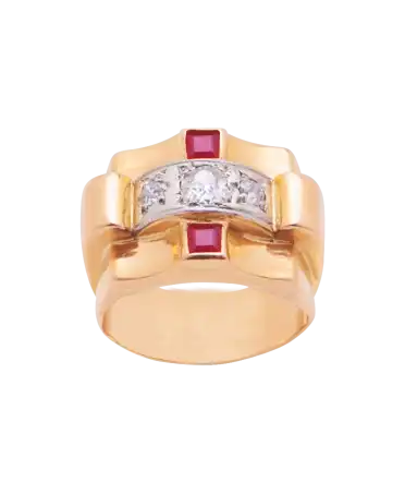 The TANK CIRCA 1950 ring is a majestic and refined ring with its rubies and diamonds.