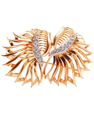 This ANGEL WINGS brooch is captivating thanks to its incomparable shape and sparkling diamonds.