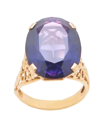 This MULTICOLOR AMETHYST ring is sumptuous and enchanting with its central amethyst.