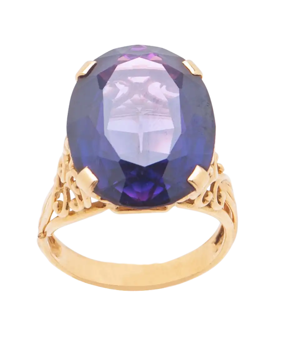 This MULTICOLOR AMETHYST ring is sumptuous and enchanting with its central amethyst.