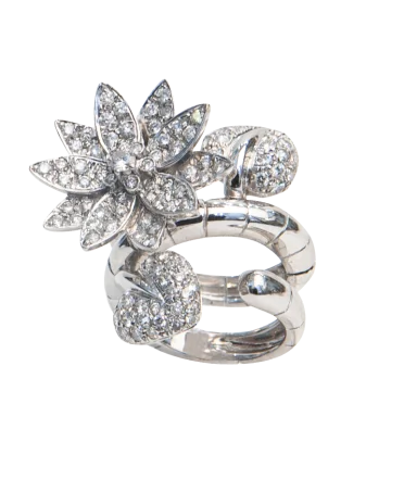The FLEXIBILITY ring sparkles with diamonds
