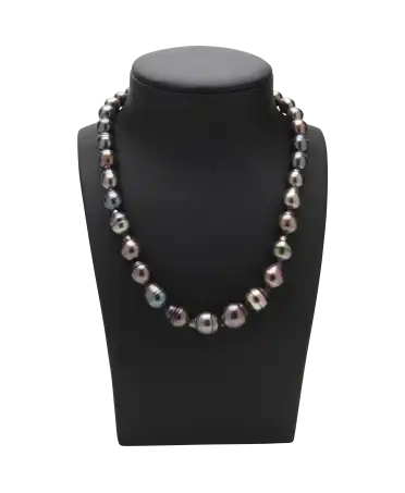 TAHITI necklace with fly-wing colored pearls. Available at VIRTU LUXURY.